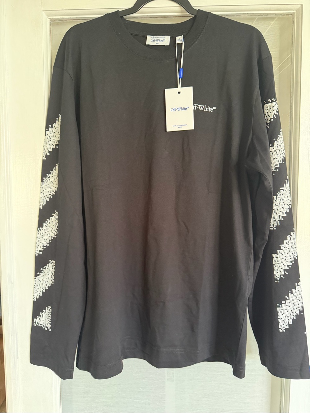 NWT Off-White Black Long-Sleeve Tee with White Diagonal Sleeve Graphics